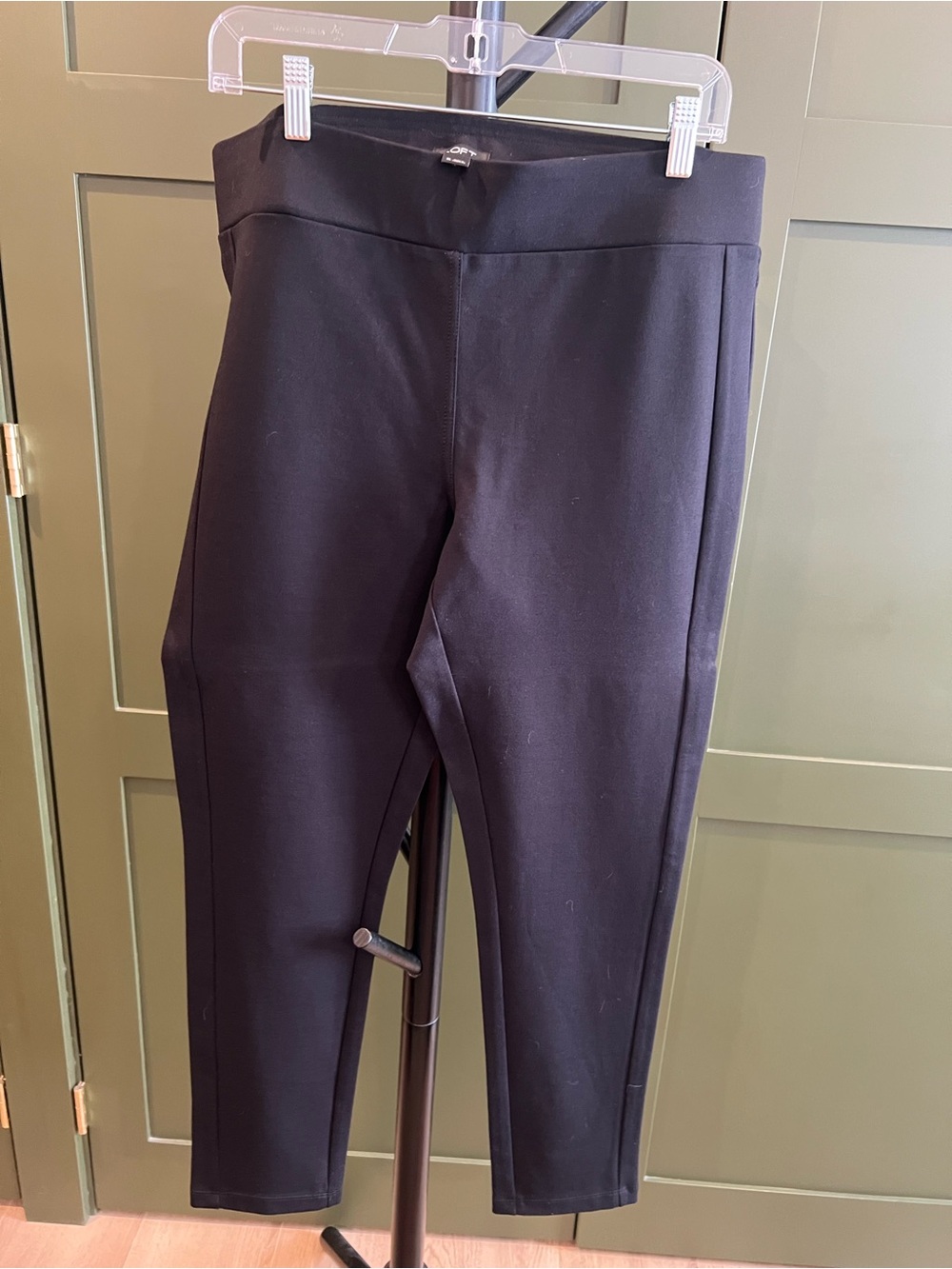 Ann Taylor Loft Women's Black Ponte Knit Ankle Pants